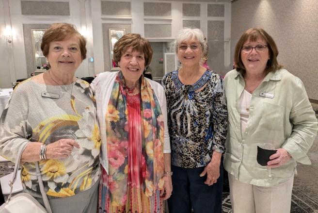4 ladies in their spring finery at Crystal Fountain
